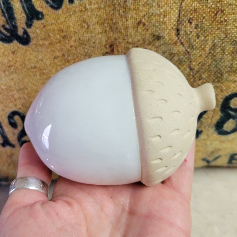 Ceramic Acorn 5×3 tan and white